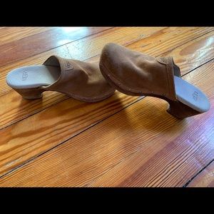 Ugg girls clogs size 1